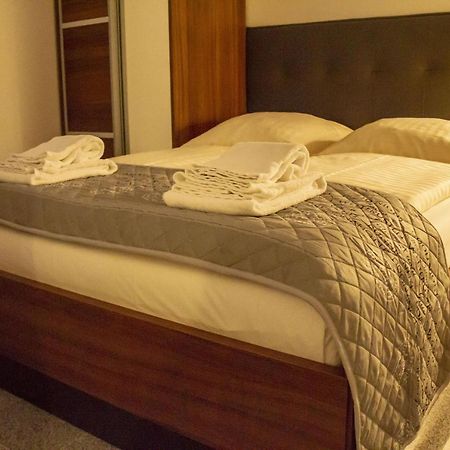 Bluestone Boarding Apartments Дюссельдорф Экстерьер фото