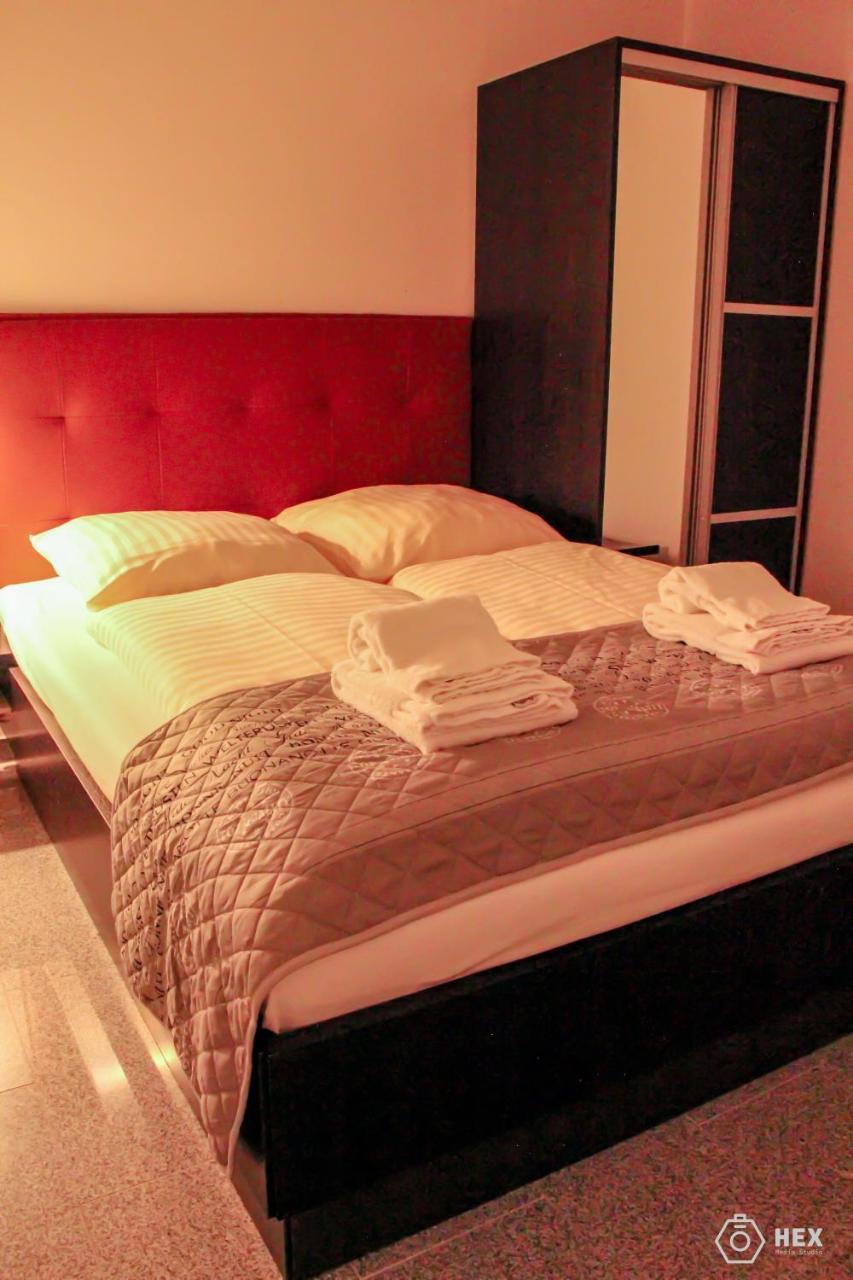 Bluestone Boarding Apartments Дюссельдорф Экстерьер фото