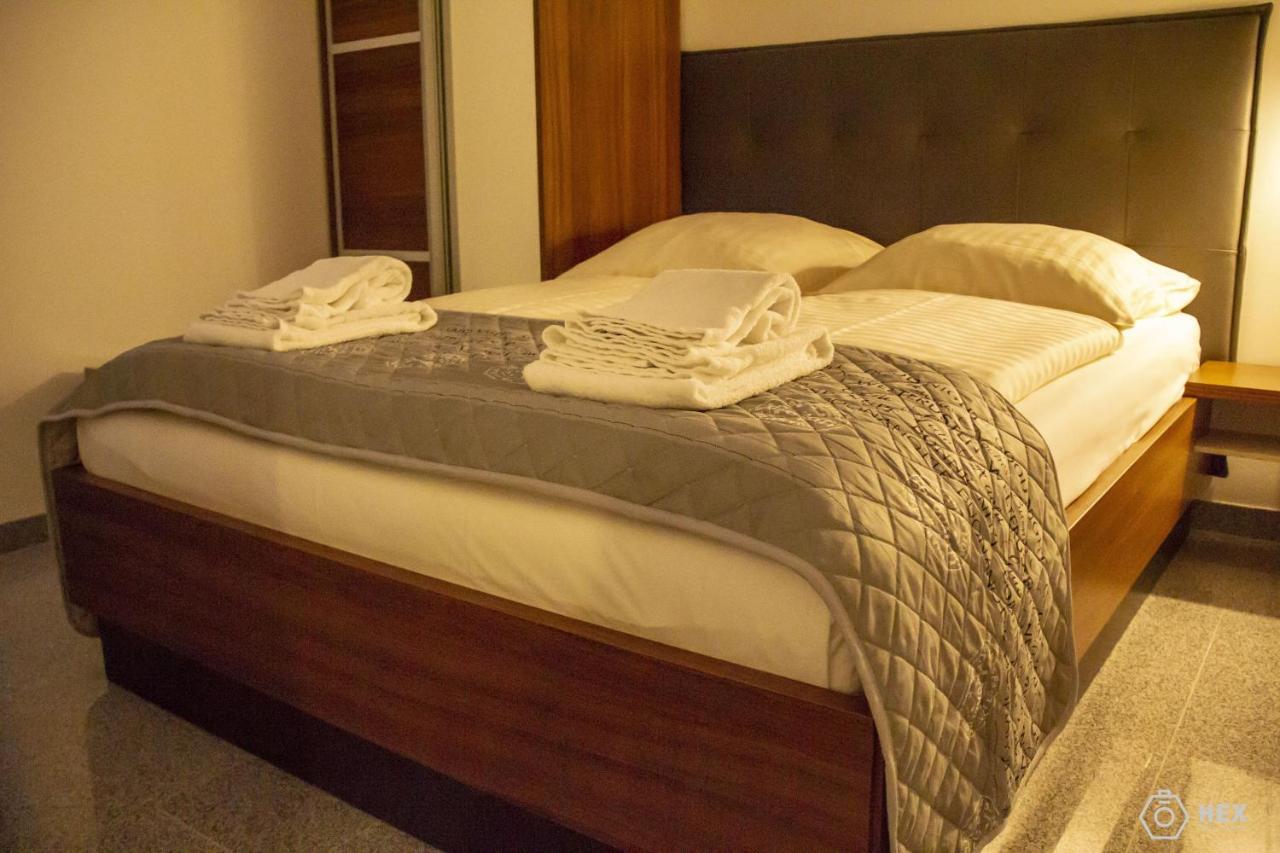 Bluestone Boarding Apartments Дюссельдорф Экстерьер фото